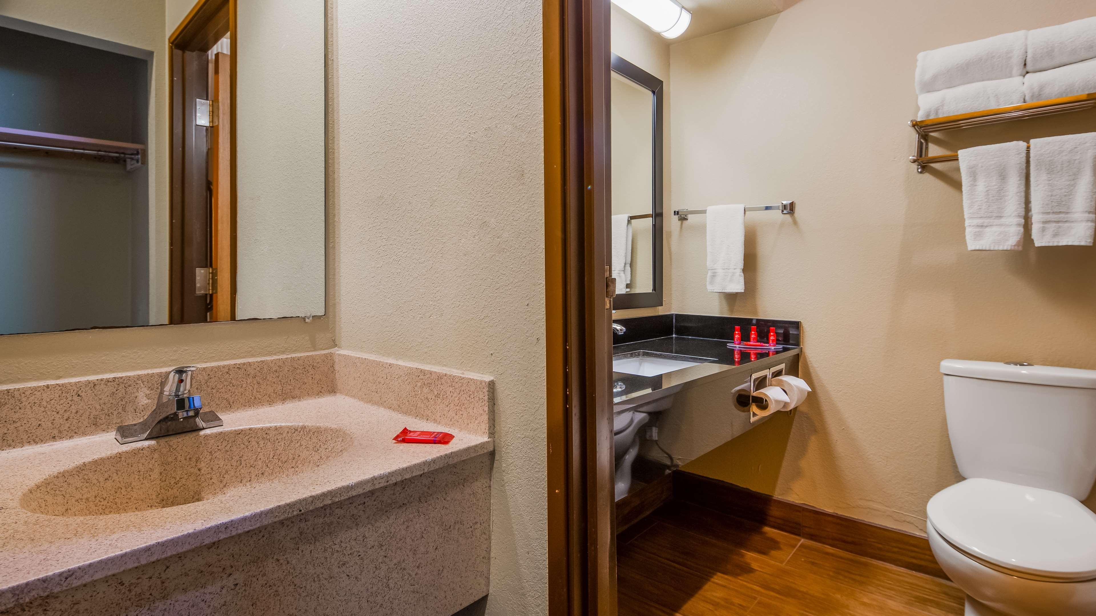 Surestay Plus Hotel By Best Western Blue Springs Buitenkant foto