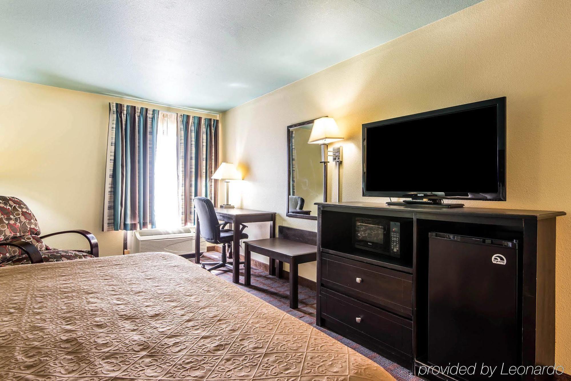 Surestay Plus Hotel By Best Western Blue Springs Buitenkant foto